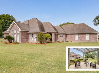 1062 Pecan Ridge Dr, Saint Martinville, LA 70582