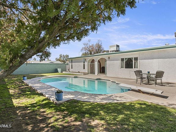 2nd image of 2433 W Poinsettia Drive