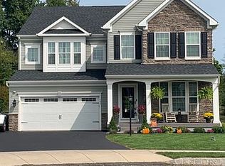 109 Heatherwood Ct, Pottstown, PA 19464