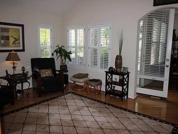 3rd image of 49 La Mirage Cir