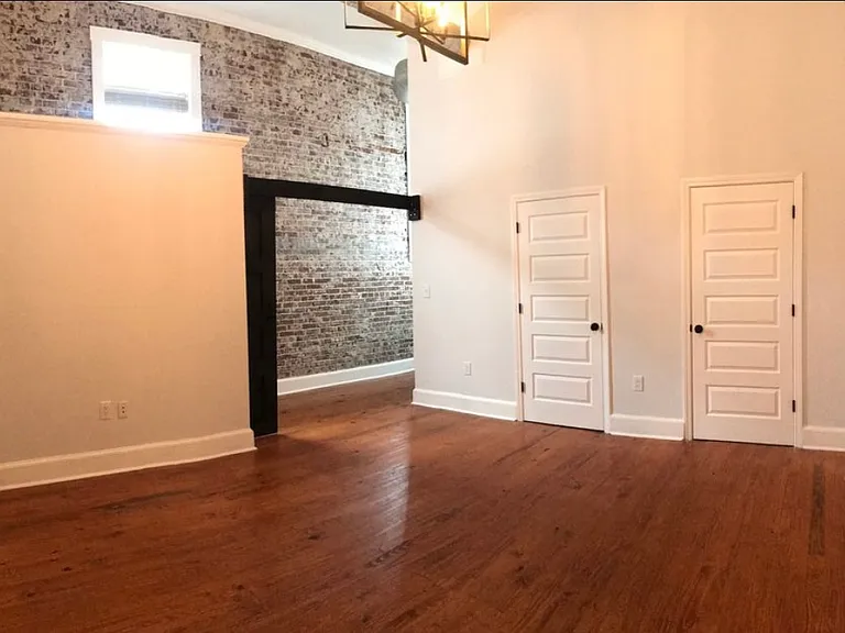 310 S Main St — Photo 16