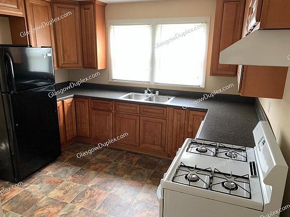 3rd image of 220 E Cherry St