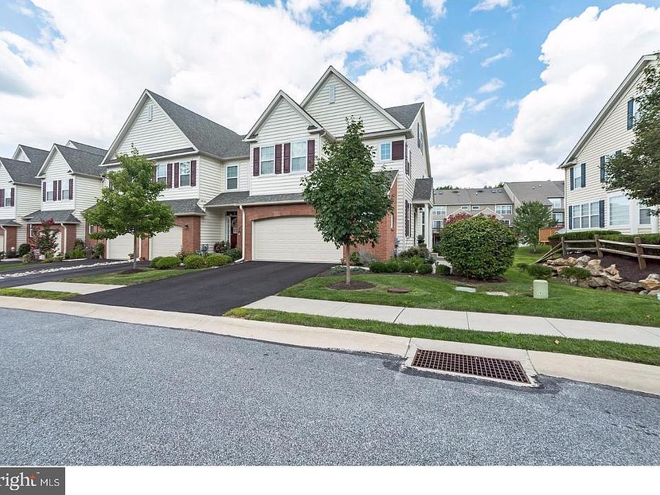 1st image of 251 Deepdale Dr