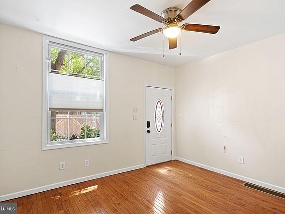 5th image of 439 W George St