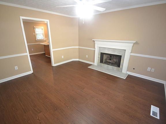 3rd image of 4893 Farm Valley Dr NE