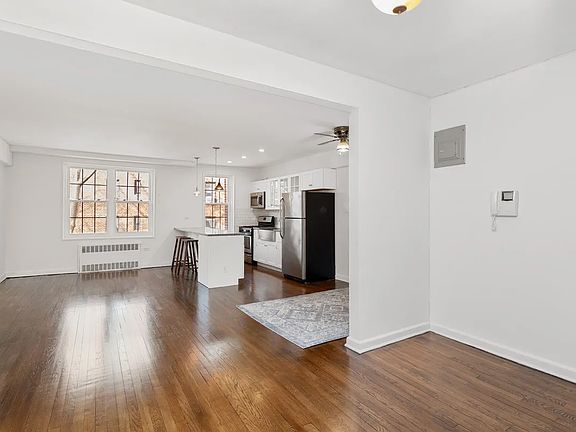 4th image of 14035 Burden Cres APT 306