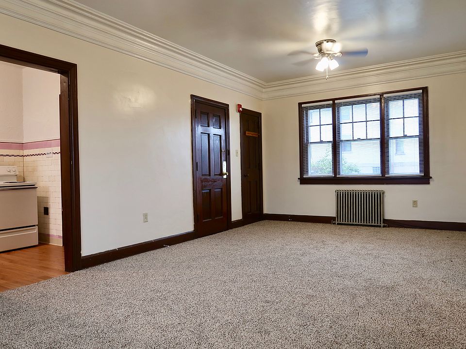 1st image of 19 Division St APT 3