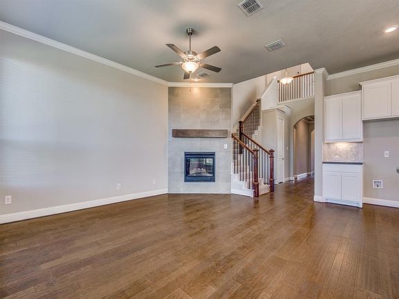 4th image of 356 Long Meadow Way