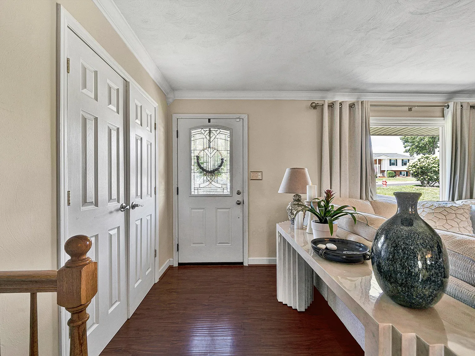 3 bed, 1703 sqft, $2,400 — Photo 4