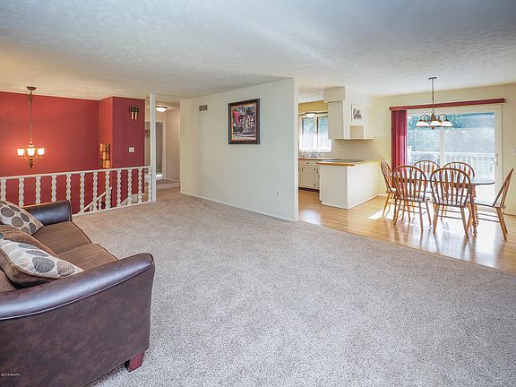 4th image of 6662 N 35th St