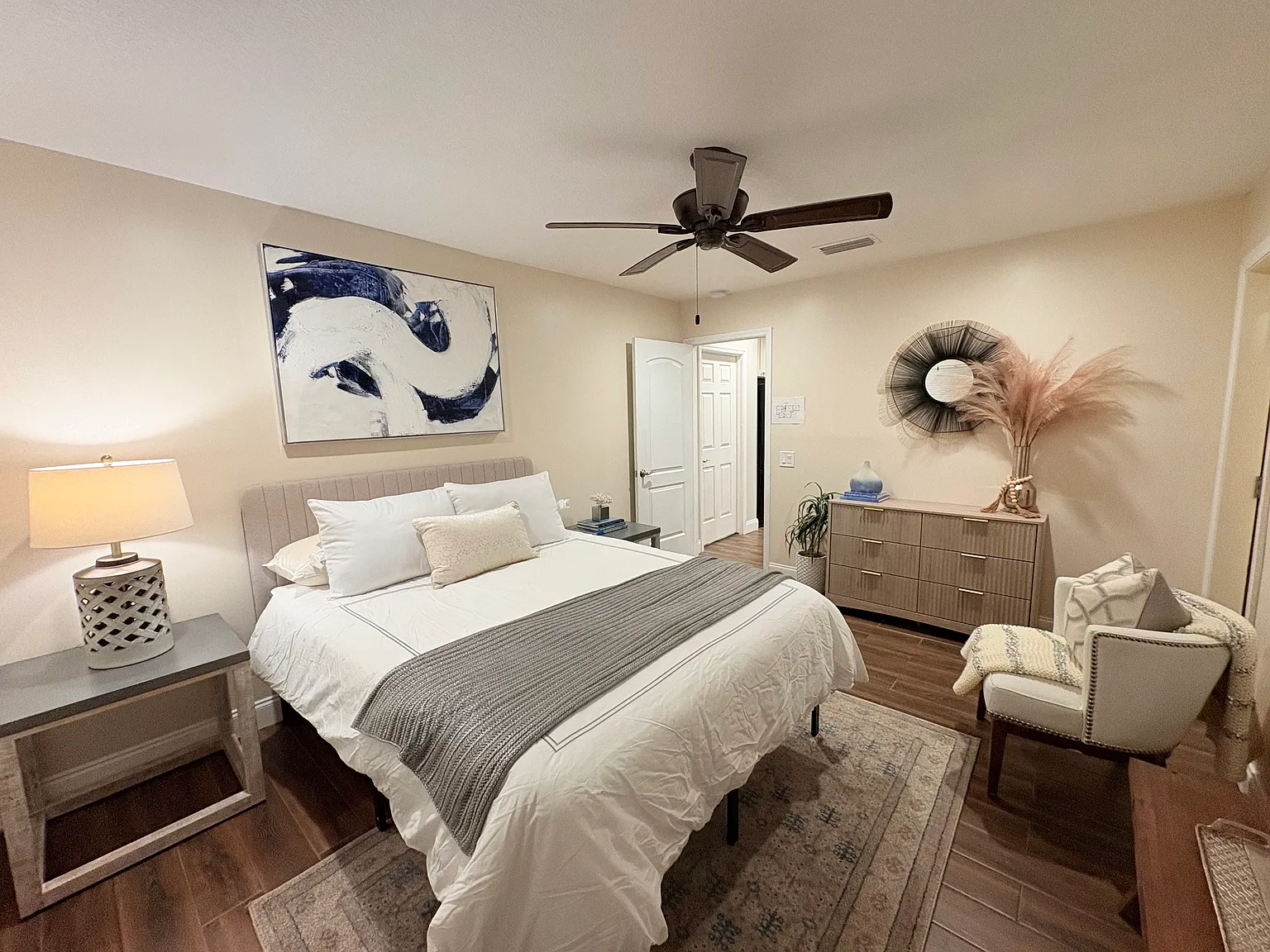 3 bed, 1268 sqft, $8,000 — Photo 3