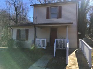 104 Pruden St, Chatham, VA 24531