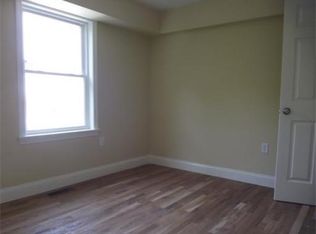 462 Fletcher St APT 8, Lowell, MA 01854