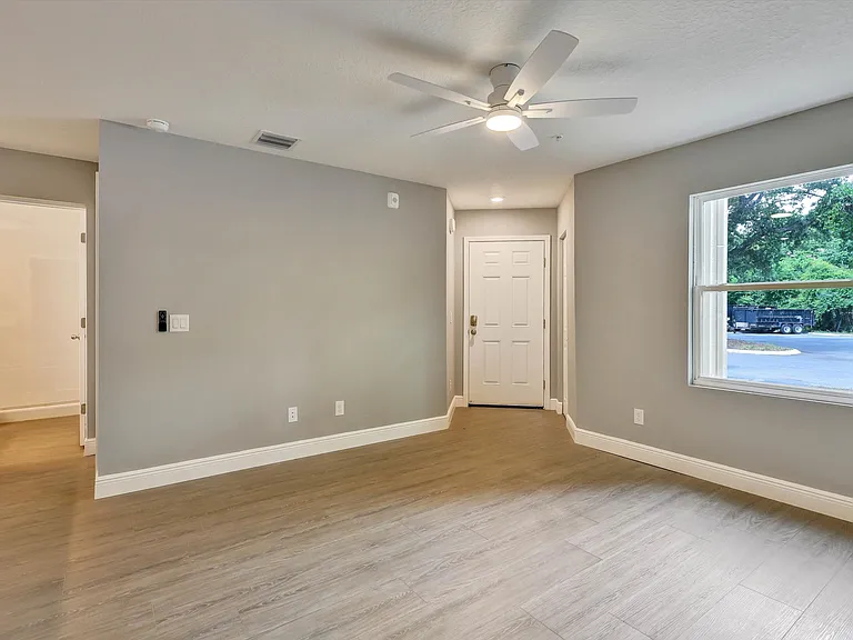 3024 Parkway Boulevardblossom Park — Photo 6