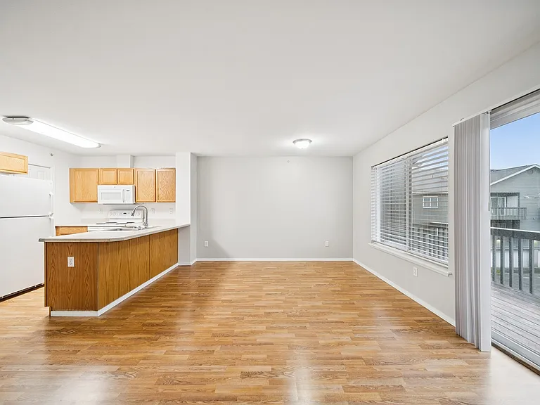 ReNew Bayshore Townhomes — Photo 12