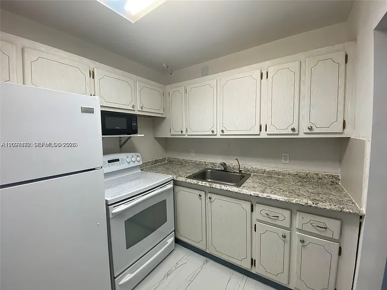 111 Tilford #111-F — Photo 5