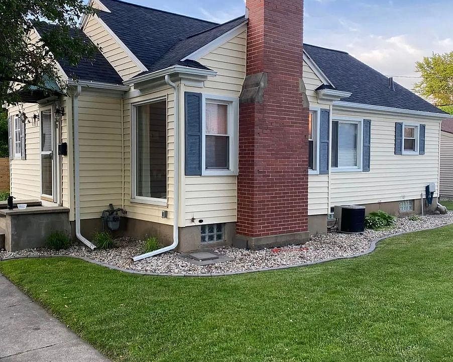 1st image of 108 Garfield Ave NW