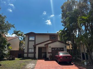 15628 SW 100th Ln, Miami, FL 33196