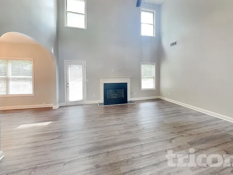 1571 English Manor Cir — Photo 3
