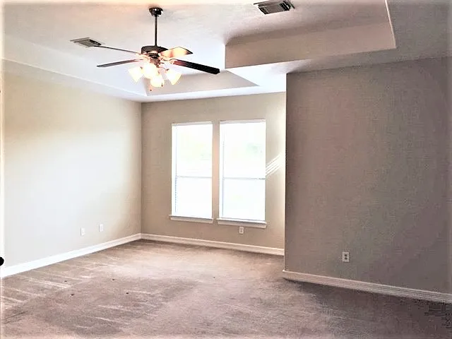 325 Lancaster Ln — Photo 13