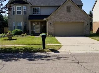 1938 Crimson Dr, Troy, MI 48083