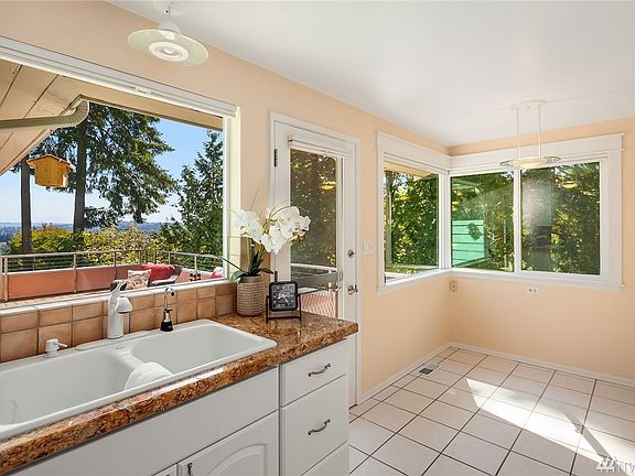 5th image of 5244 NE 184th St