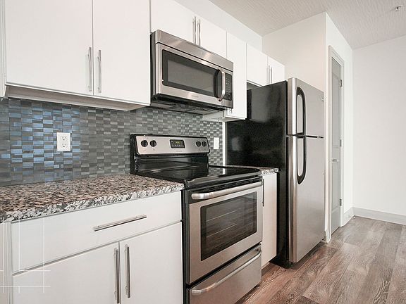 5th image of 40 W 3rd Ave APT 202