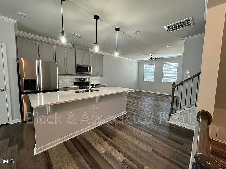 608 Gimari Dr — Photo 39