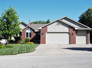 3526 N Lake Ridge Ct, Wichita, KS 67205