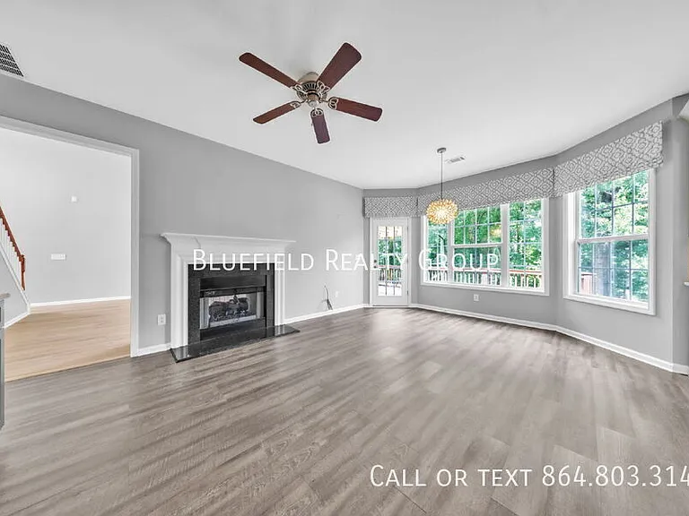 417 Summergreen Way — Photo 6