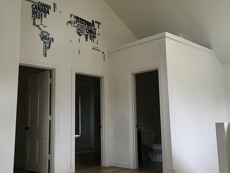 502 Wainwright Ave — Photo 3