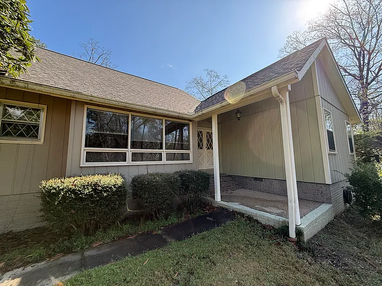 803 Captain Kell Dr — Photo 2