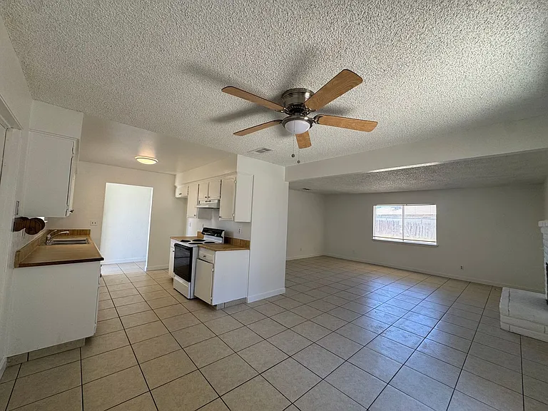 205 Ashlan Way — Photo 5