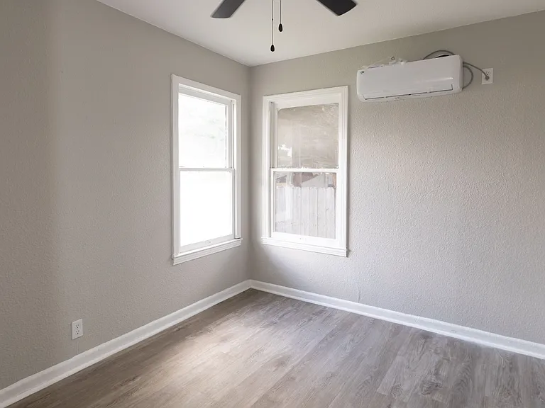 4609 Moravian Dr — Photo 11
