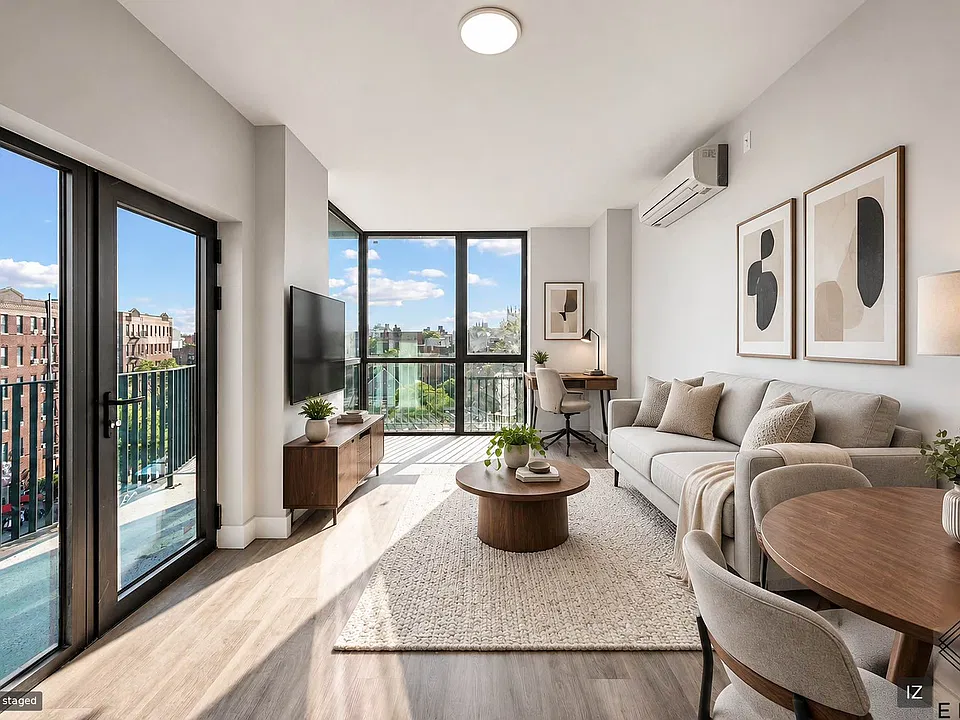 1111 Foster Ave #413