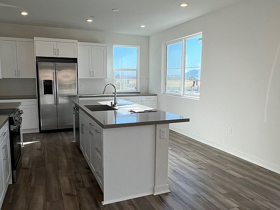 5th image of 6073 Fairfax Dr
