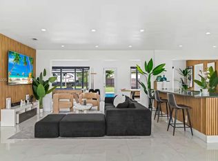 700 NW 9th Ct, Hallandale Beach, FL 33009