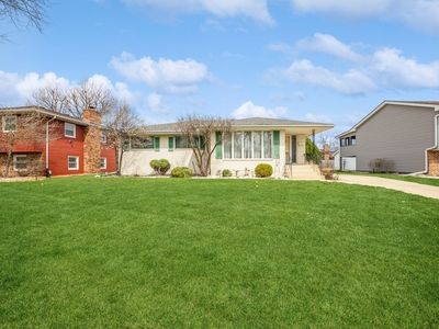 1821 Bluebird Ln, Munster, IN, 46321