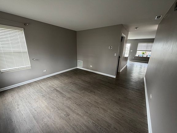 3rd image of 238 Williamsburg Ct