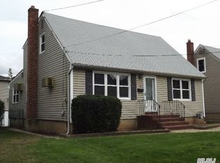 503 Whittier St, Westbury, NY 11590