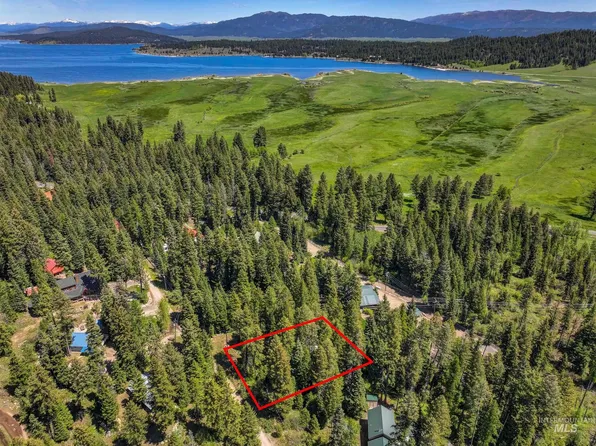 408 Doriann Dr, Cascade, ID 83611