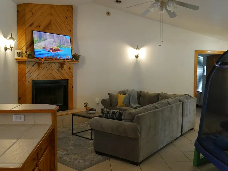 8760 SW 21st Ct — Photo 4