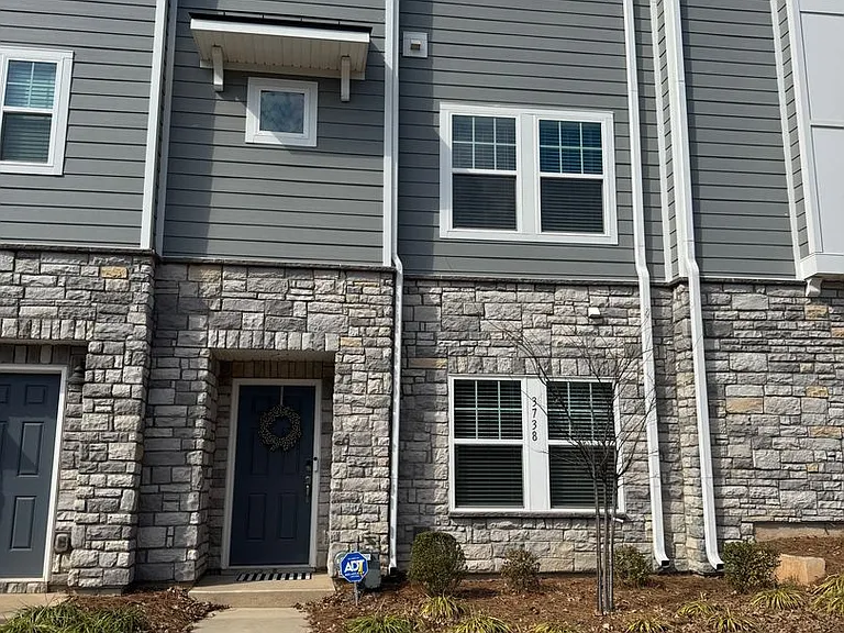 3738 Memorial Pkwy — Photo 1