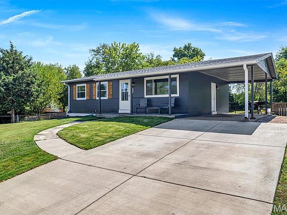 3rd image of 12028 Glengrove Dr
