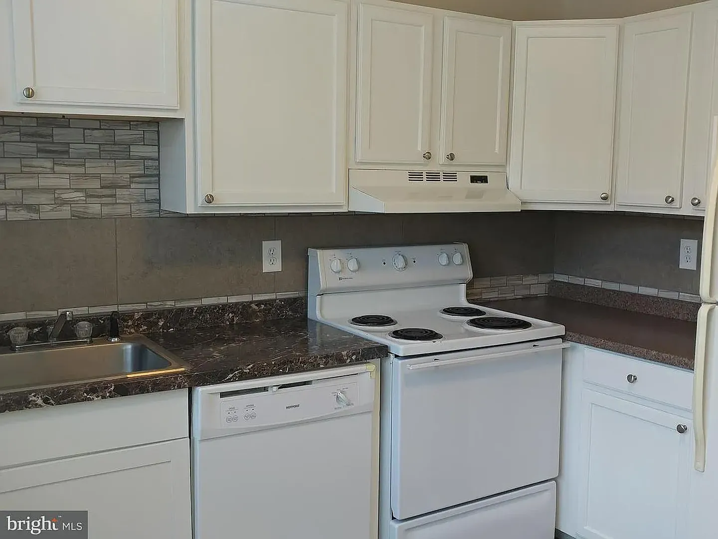 3 Bedroom 1.5 Bathroom Townhouse in Edgewood, MD — Photo 3