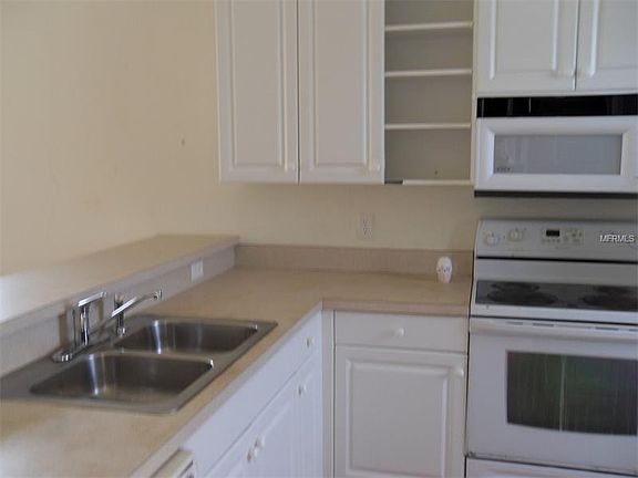 4th image of 3040 Hawthorne St
