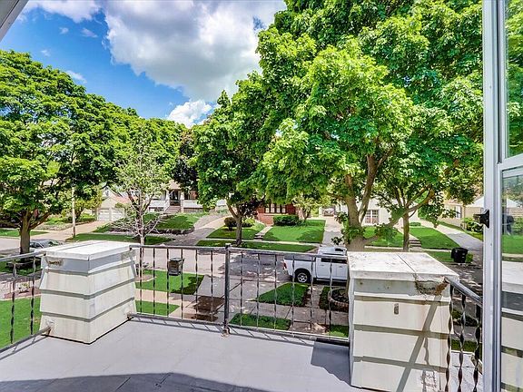 4th image of 2119 N 84th St #2121
