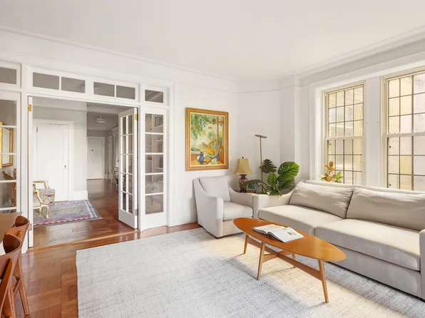 180 Riverside Drive image 3 of 14