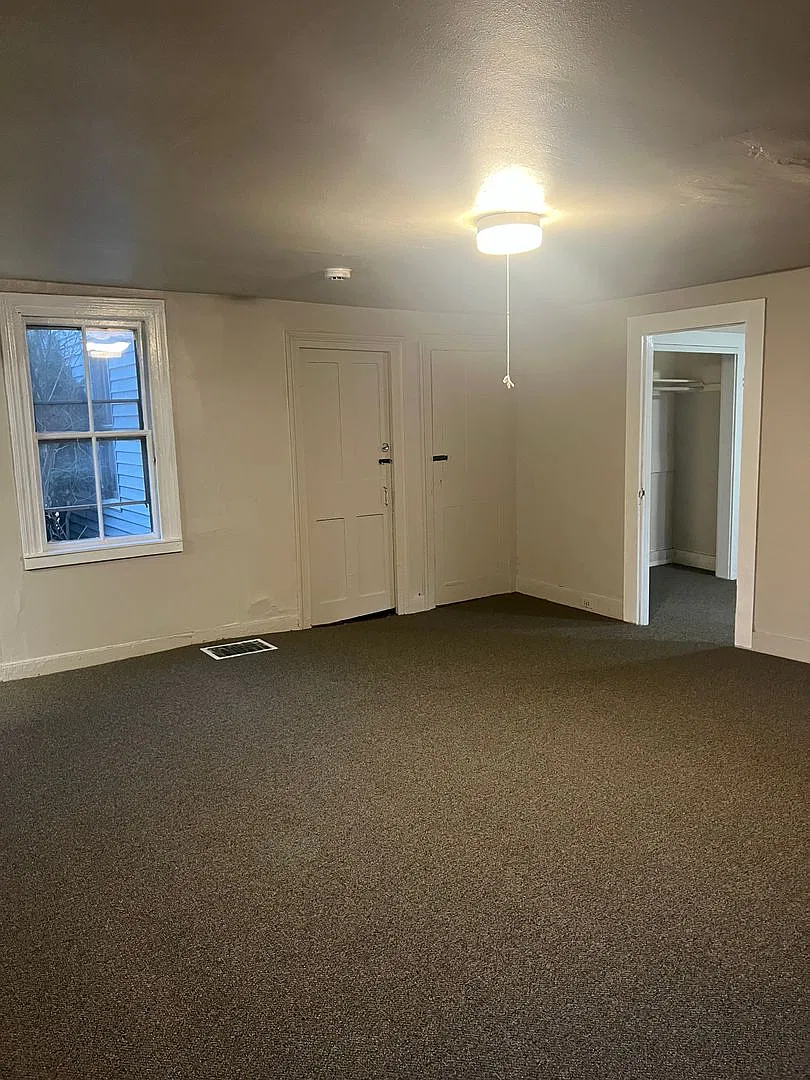 376 Salmon Brook Street — Photo 4