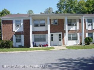 8 Mosby Ct, Round Hill, VA 20141
